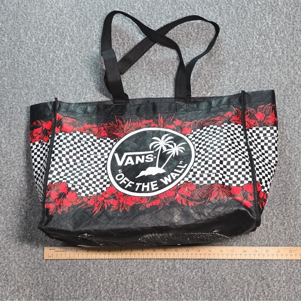 VANS Off The Wall Reusable Plastic Tote Bag Black/Red/White Checkered 45qt